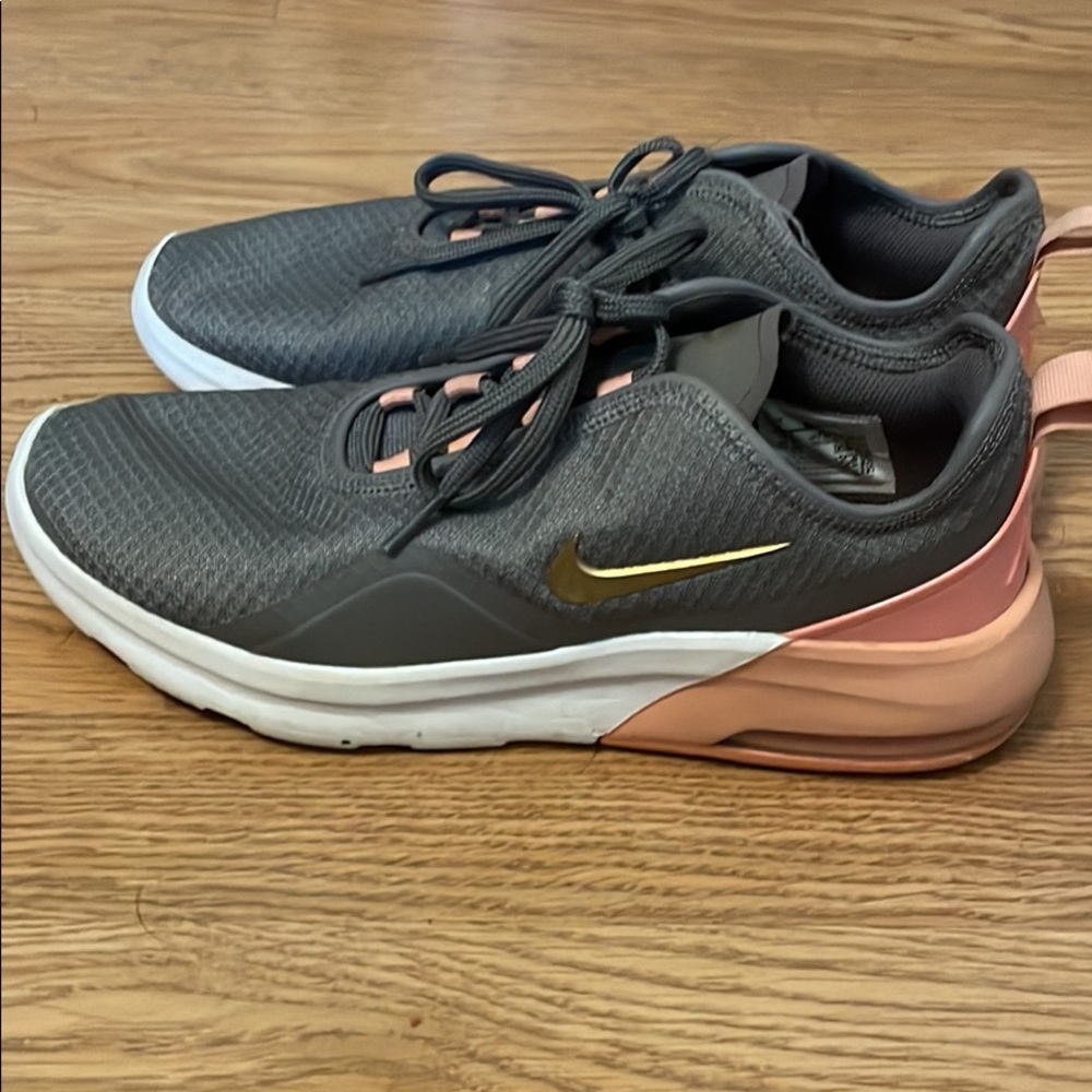 Nike athletic shoes barely worn size 9